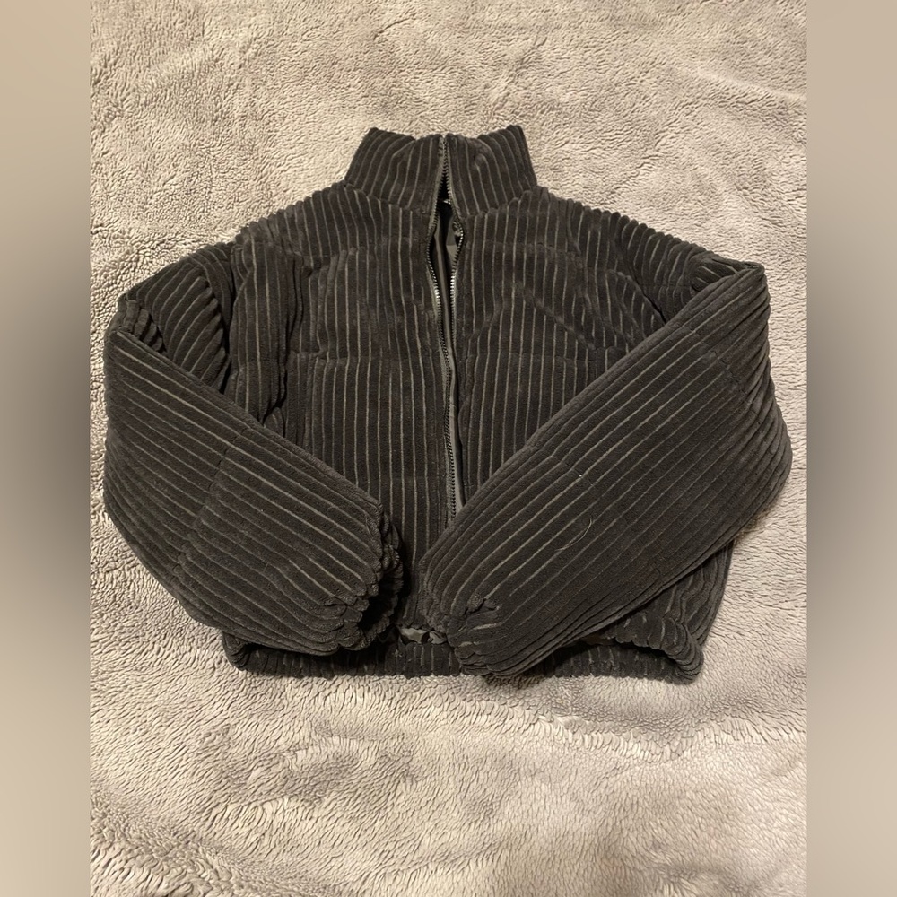 SHEIN cropped puffer jacket coat